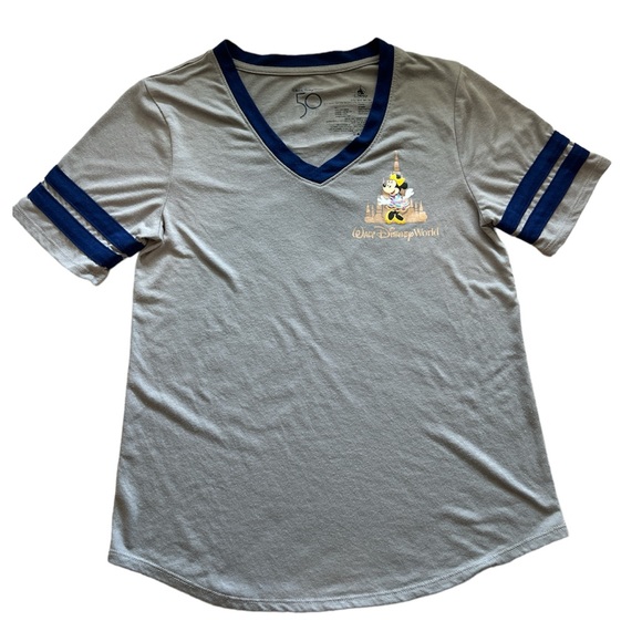 Walt Disney World 50th Anniversary Minnie Mouse Soccer T-Shirt for Women Medium - Picture 4 of 8